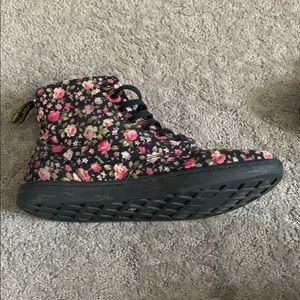 Doc marten floral boot